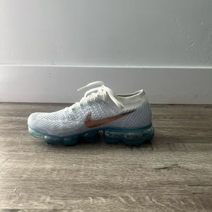 Nike Vapormax Explorer—light